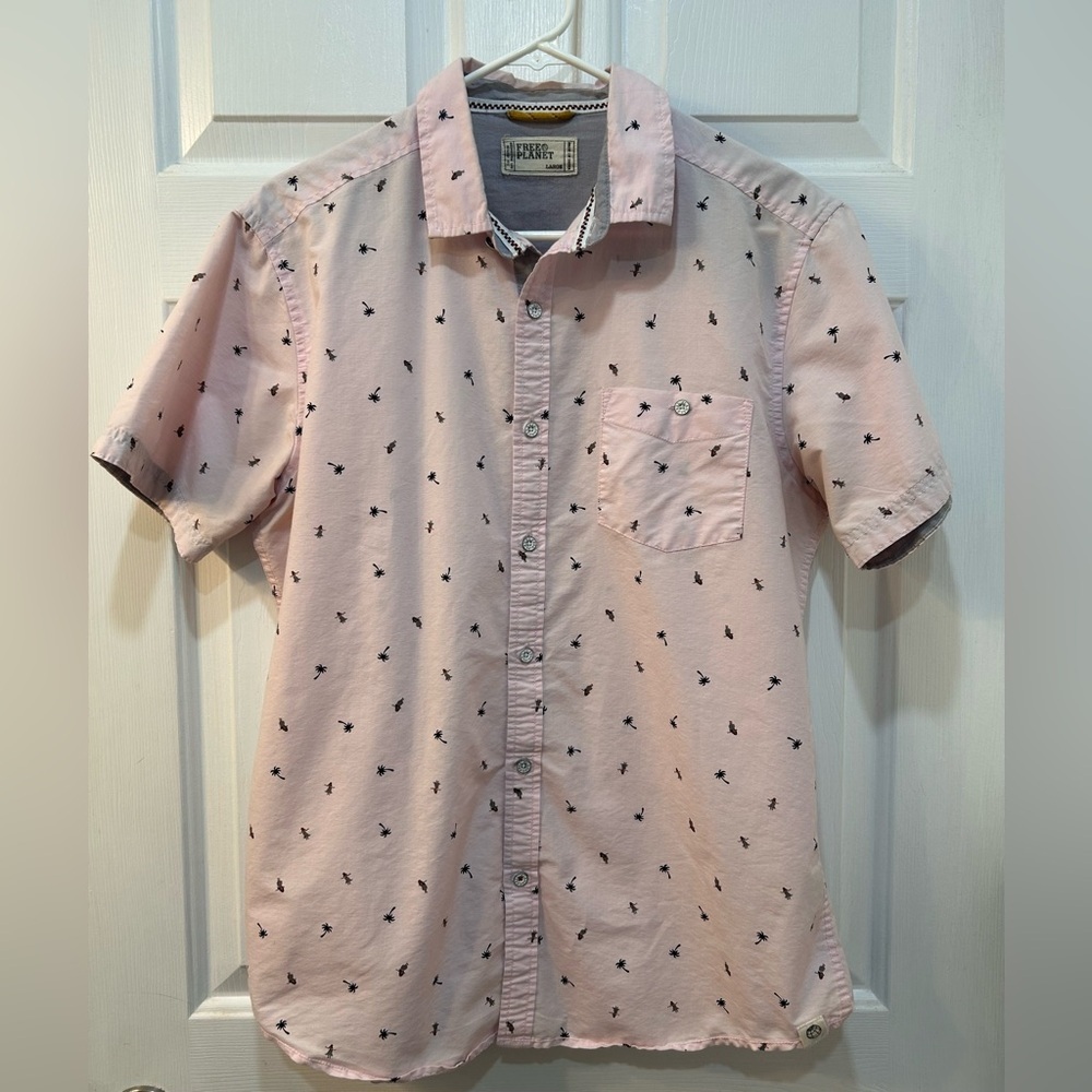 FREE PLANET Pink Hawaiian Button Up Shirt Men Sz L Beach Tropical Palm Tree Hula